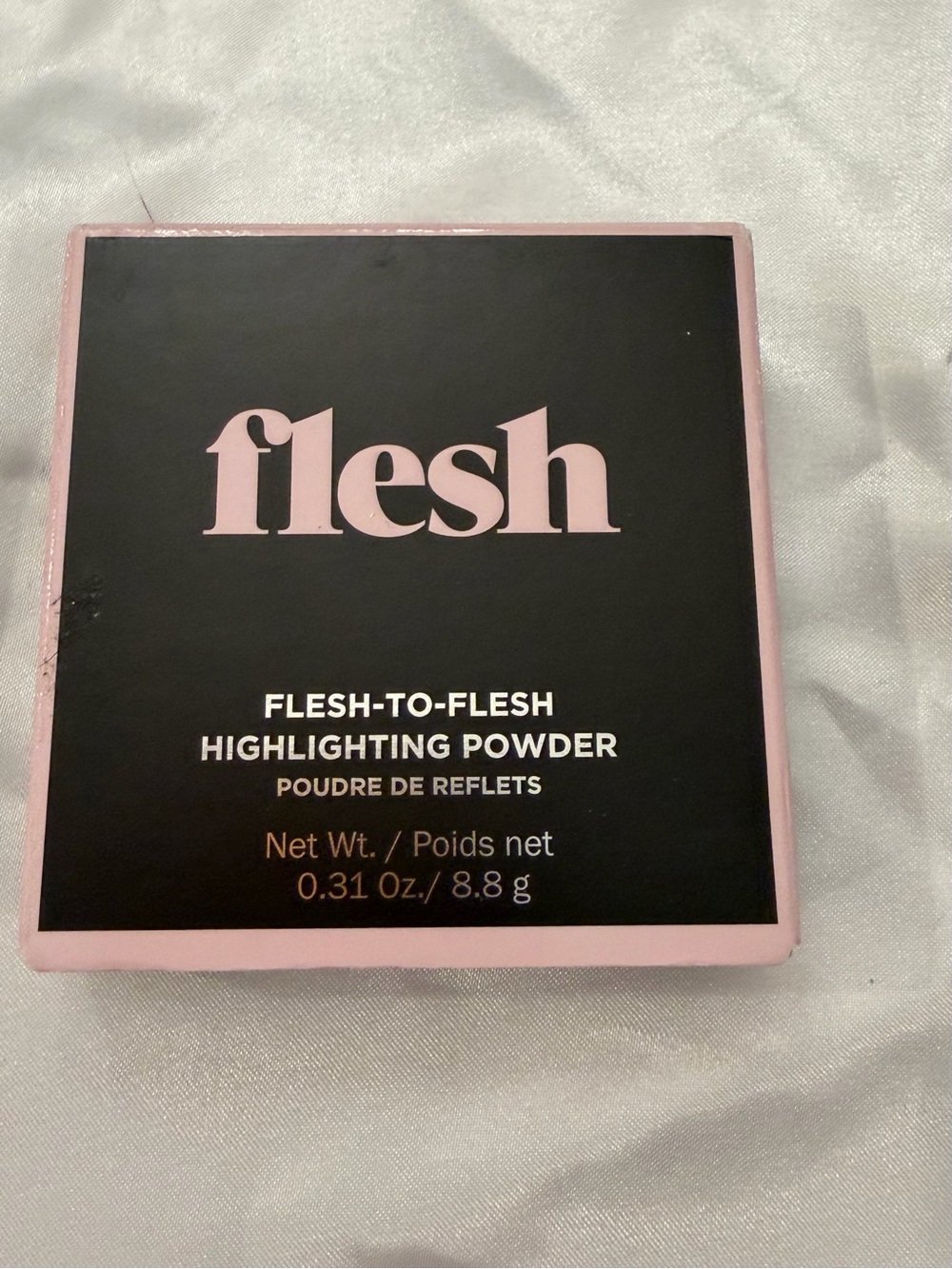 Flesh by Revlon Flesh-To-Flesh Highlighting Powder 330 RISE 0.31 oz Compact NEW